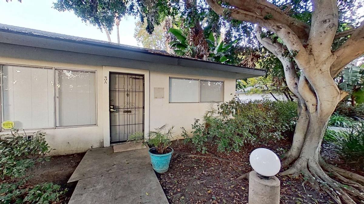 Apartment for rent at 1147 W Memory Lane, Santa Ana, CA 92706