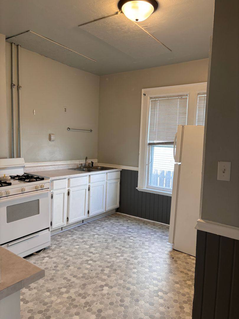 Apartment for rent at 238 - 240 N Oakland, Green Bay, WI 54303