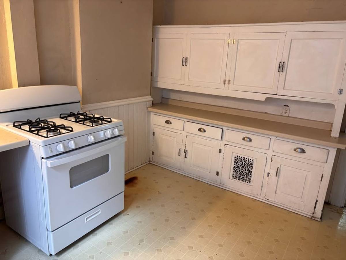 Apartment for rent at 238 - 240 N Oakland, Green Bay, WI 54303