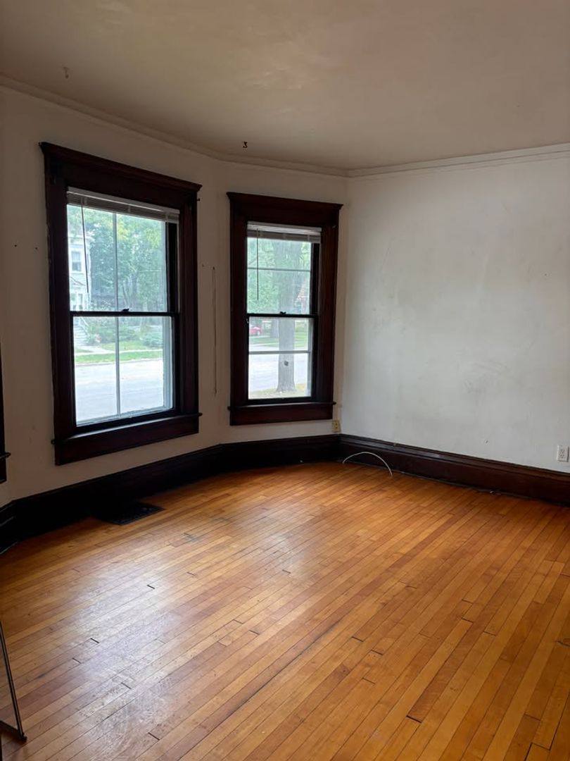 Apartment for rent at 238 - 240 N Oakland, Green Bay, WI 54303