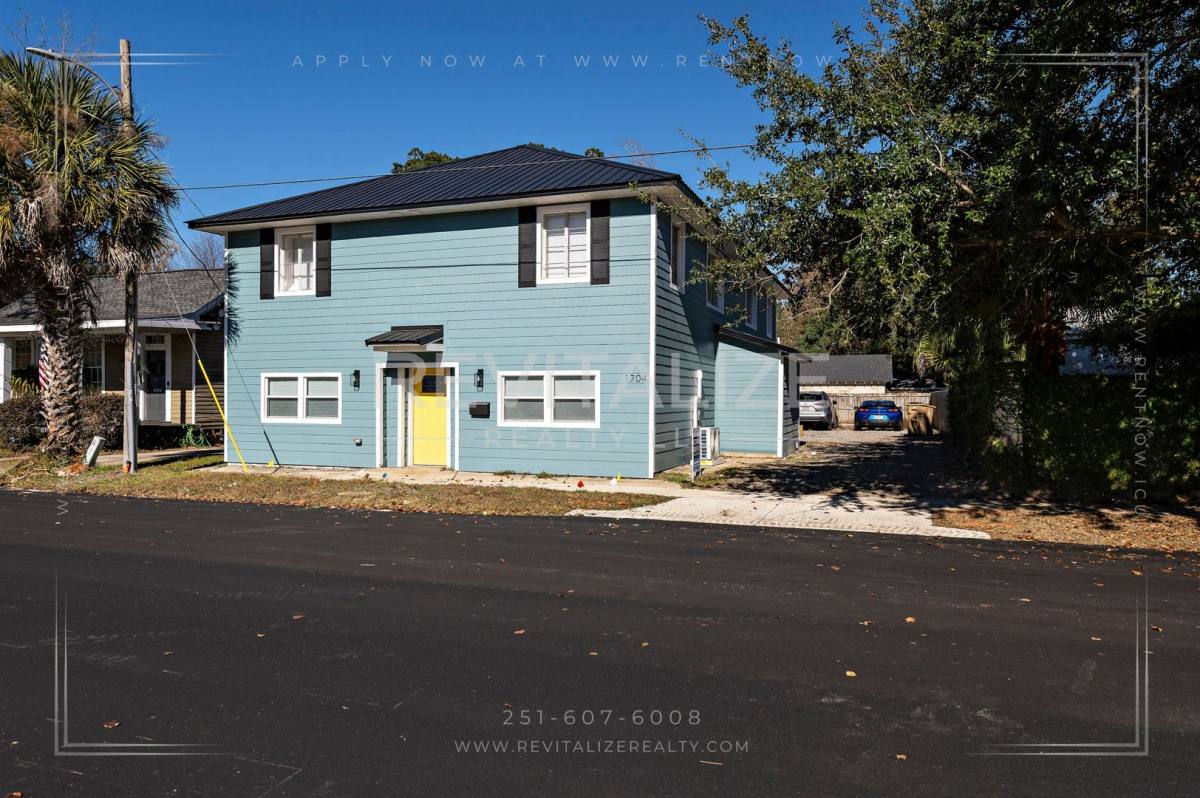 Apartment for rent at 1704 McGill Ave, Mobile, AL 36604