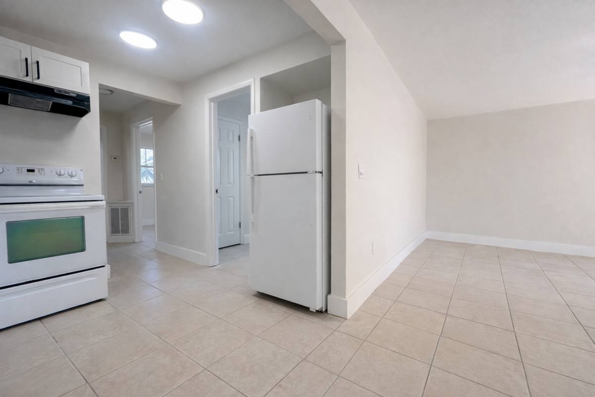 Apartment for rent at 704-708 Karlov St, Fort Myers, FL 33916