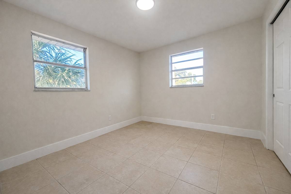 Apartment for rent at 704-708 Karlov St, Fort Myers, FL 33916