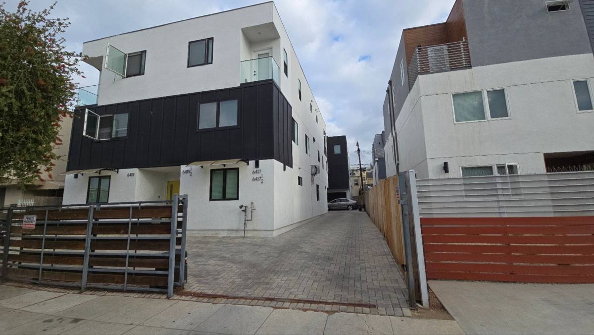 Apartment for rent at 6417 Lexington Ave, Los Angeles, CA 90038