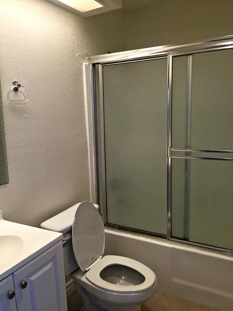 Apartment for rent at 10800 Palms Blvd, Los Angeles, CA 90034