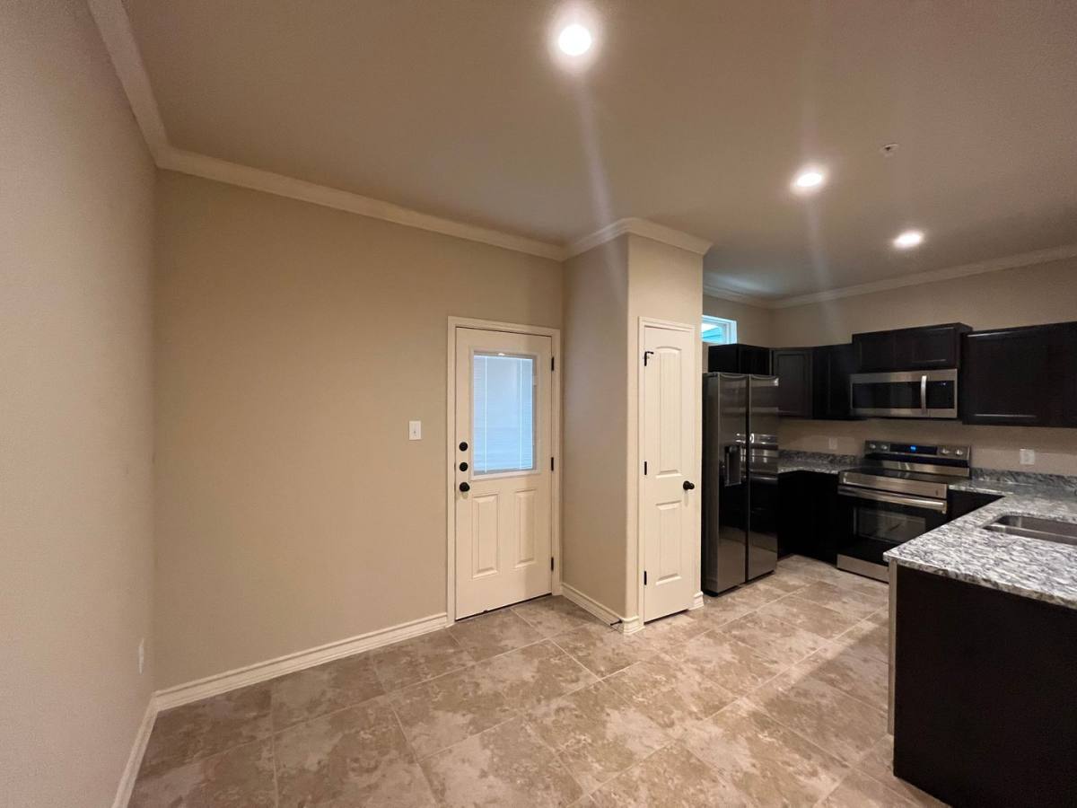 Townhouse for rent at 6315 Luglio Lane, San Antonio, TX 78233