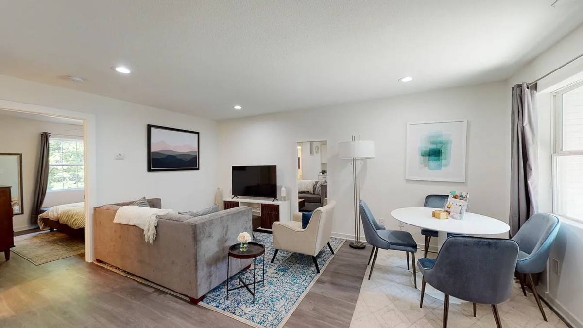 Apartment for rent at 321 E 8th St, Dallas, TX 75203
