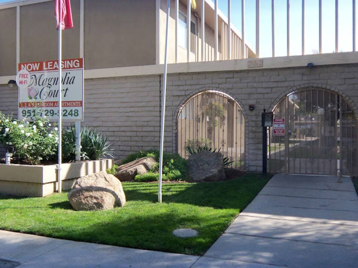 Townhouse for rent at 8208-8220 Magnolia Ave, Riverside, CA 92504