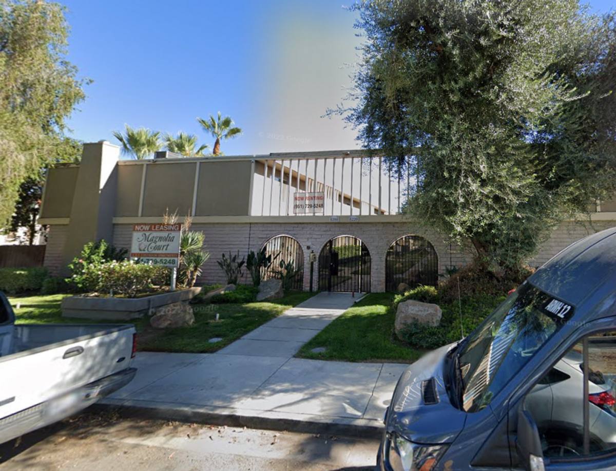 Townhouse for rent at 8208-8220 Magnolia Ave, Riverside, CA 92504