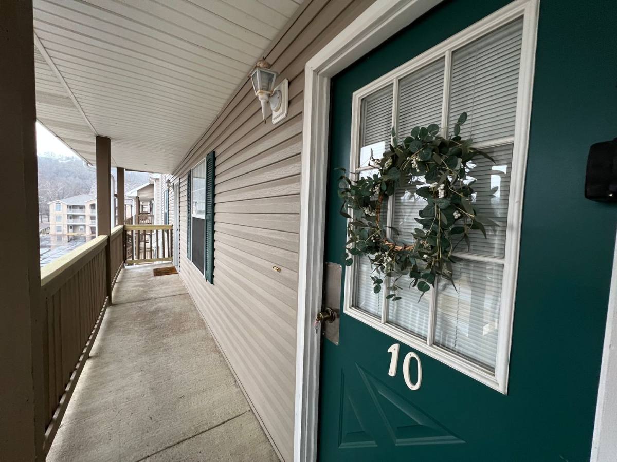 Apartment for rent at 680 Fall Creek Dr, Branson, MO 65616