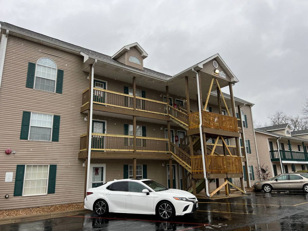 Apartment for rent at 680 Fall Creek Dr, Branson, MO 65616
