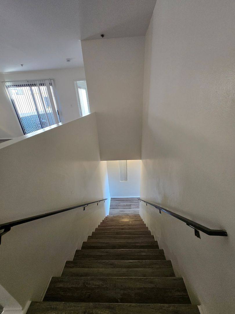 Apartment for rent at 2474-2492 Montrose Ave, Montrose, CA 91020