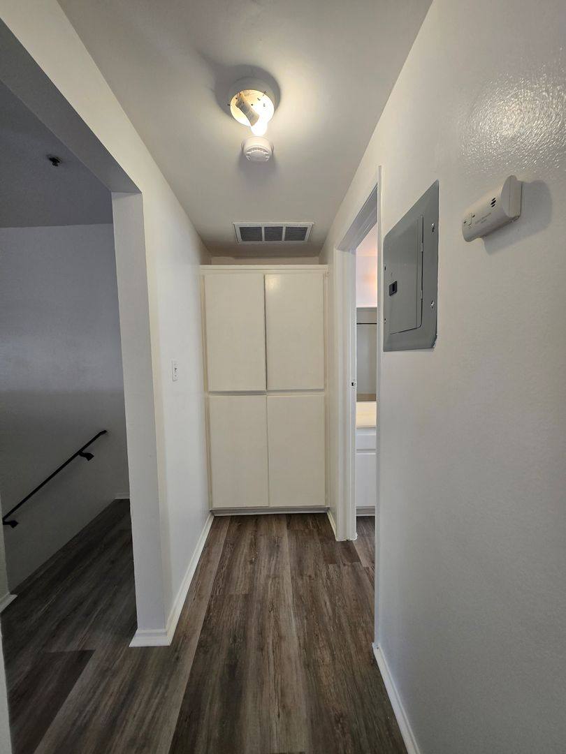 Apartment for rent at 2474-2492 Montrose Ave, Montrose, CA 91020