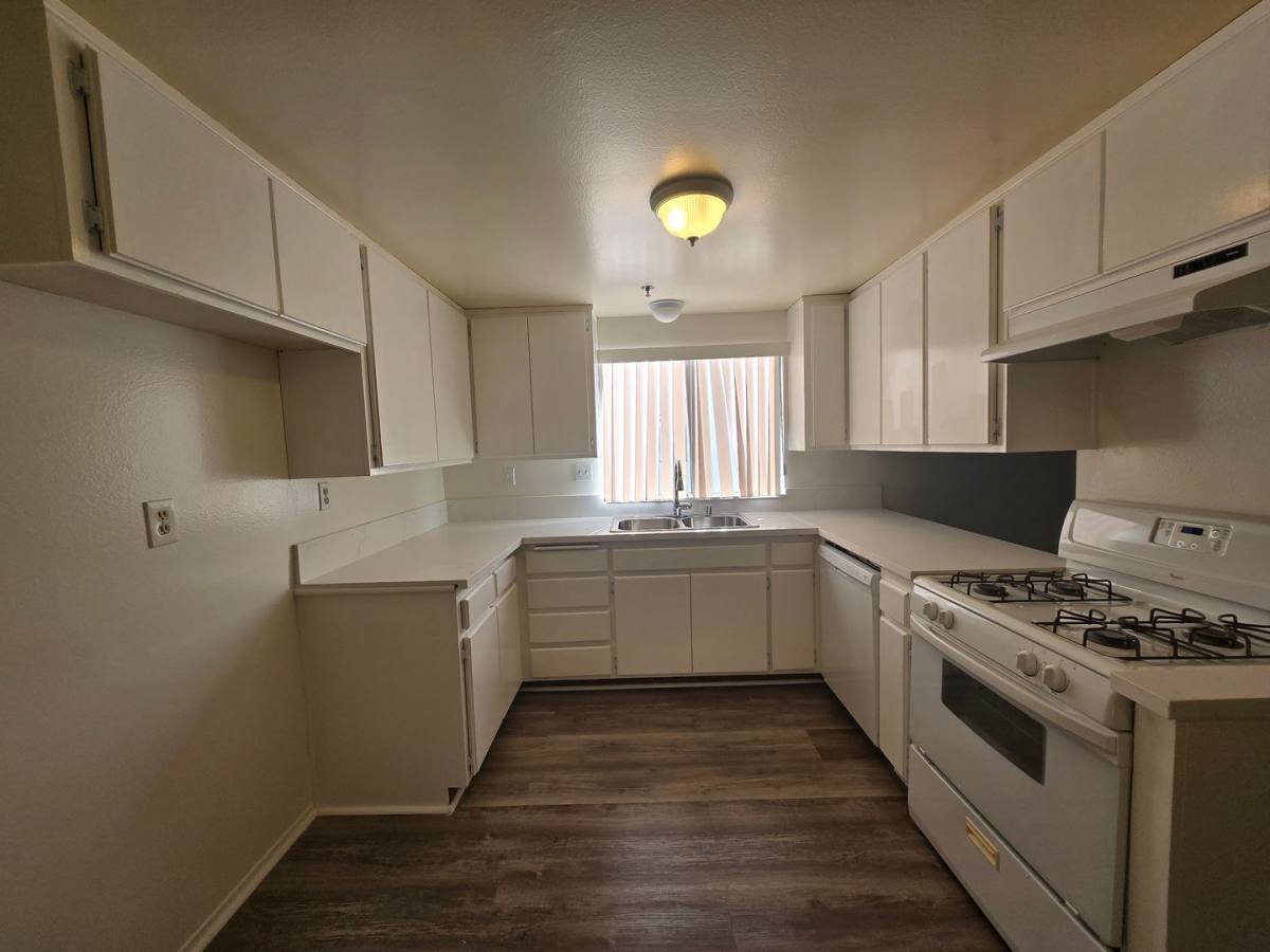 Apartment for rent at 2474-2492 Montrose Ave, Montrose, CA 91020