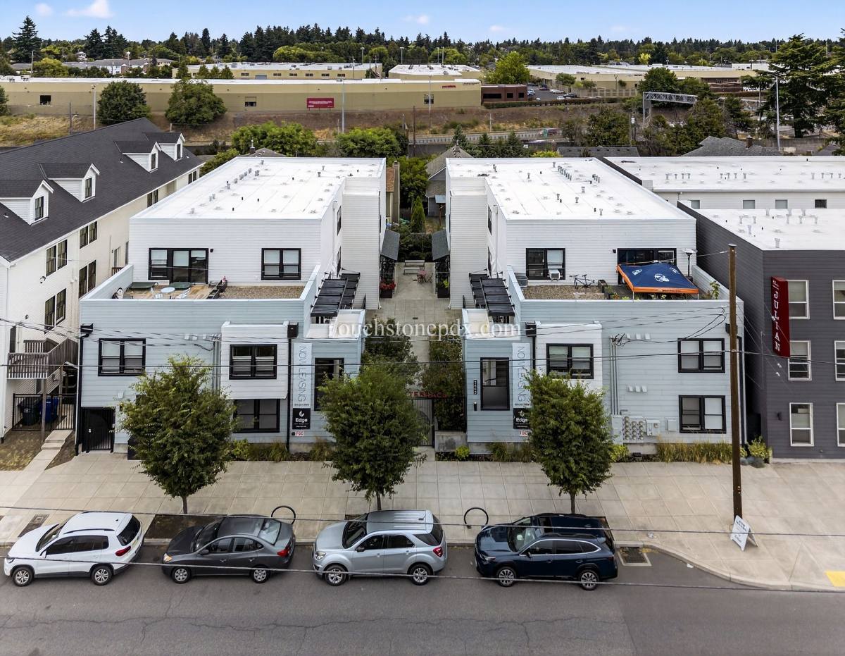 Apartment for rent at 5635 NE Glisan St, Portland, OR 97213