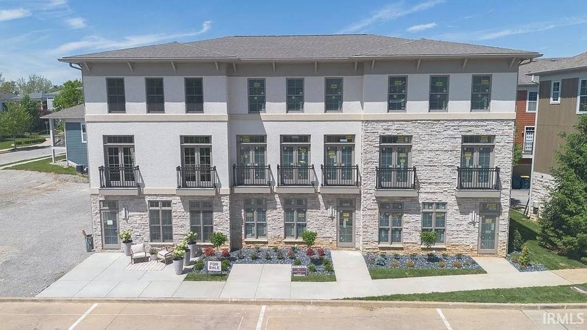Apartment for rent at 1550 S Piazza Dr, Bloomington, IN 47401