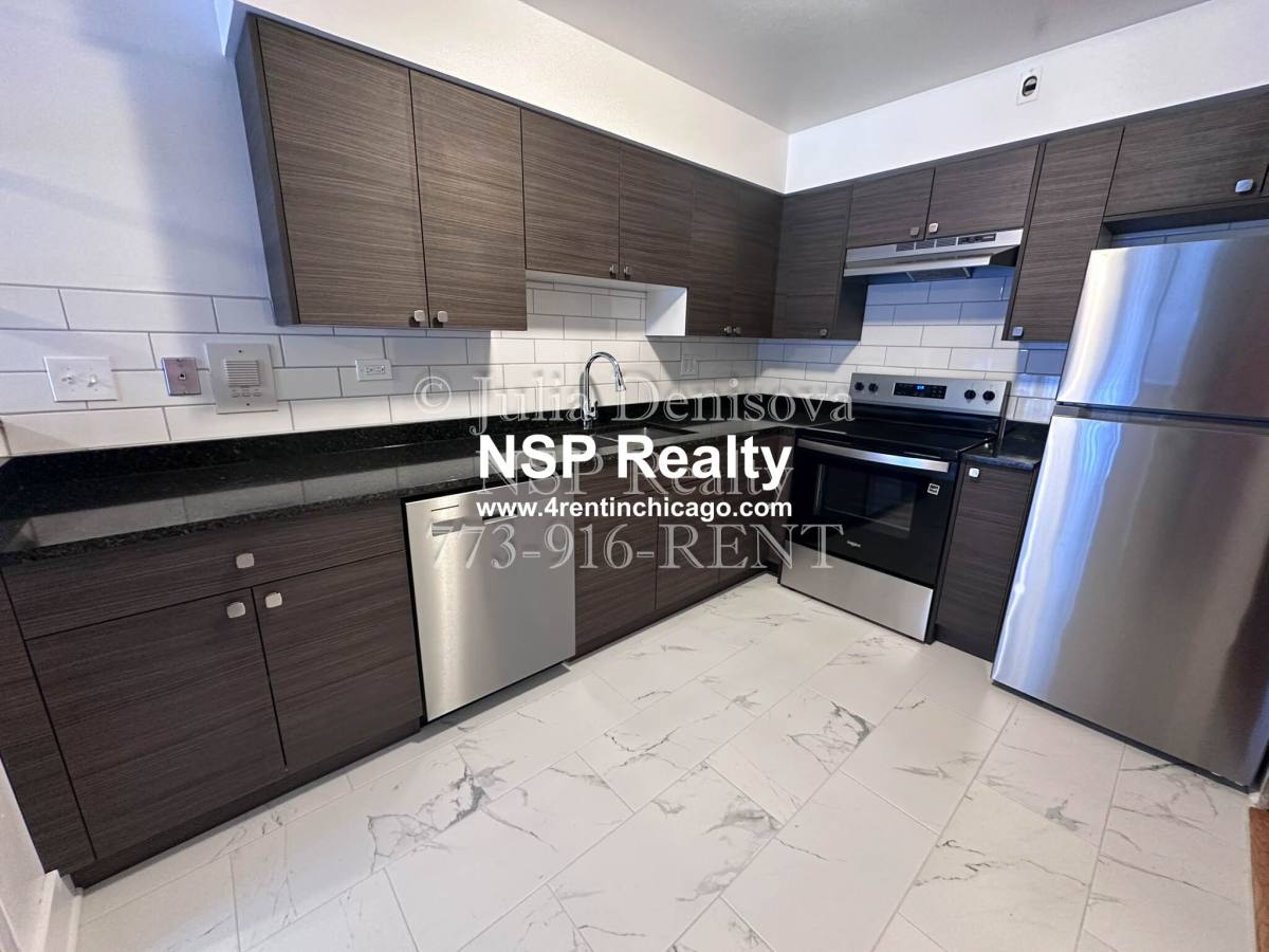 Apartment for rent at 1653 Oakwood #1A, Des Plaines, IL 60016