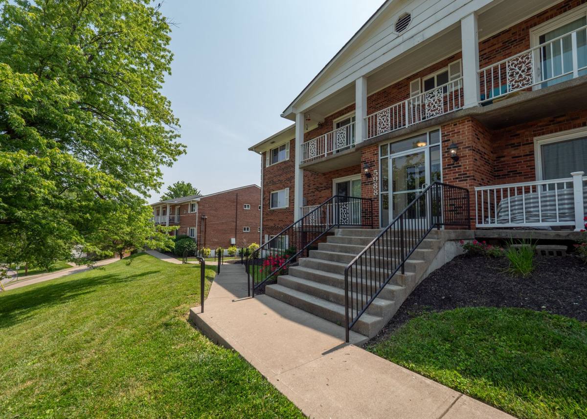 Apartment for rent at 2600 Peoples Court, Burlington, KY 41005