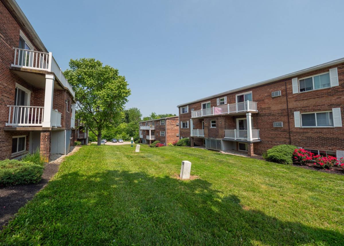 Apartment for rent at 2600 Peoples Court, Burlington, KY 41005