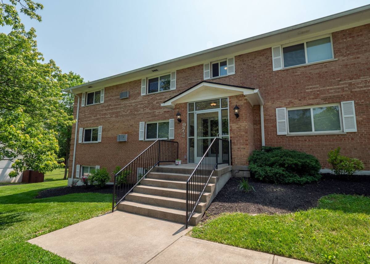 Apartment for rent at 2600 Peoples Court, Burlington, KY 41005