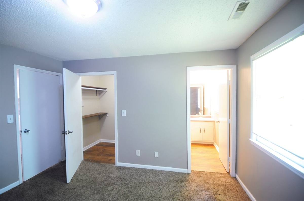 Apartment for rent at 3909 Talwell Dr, Huntsville, AL 35805