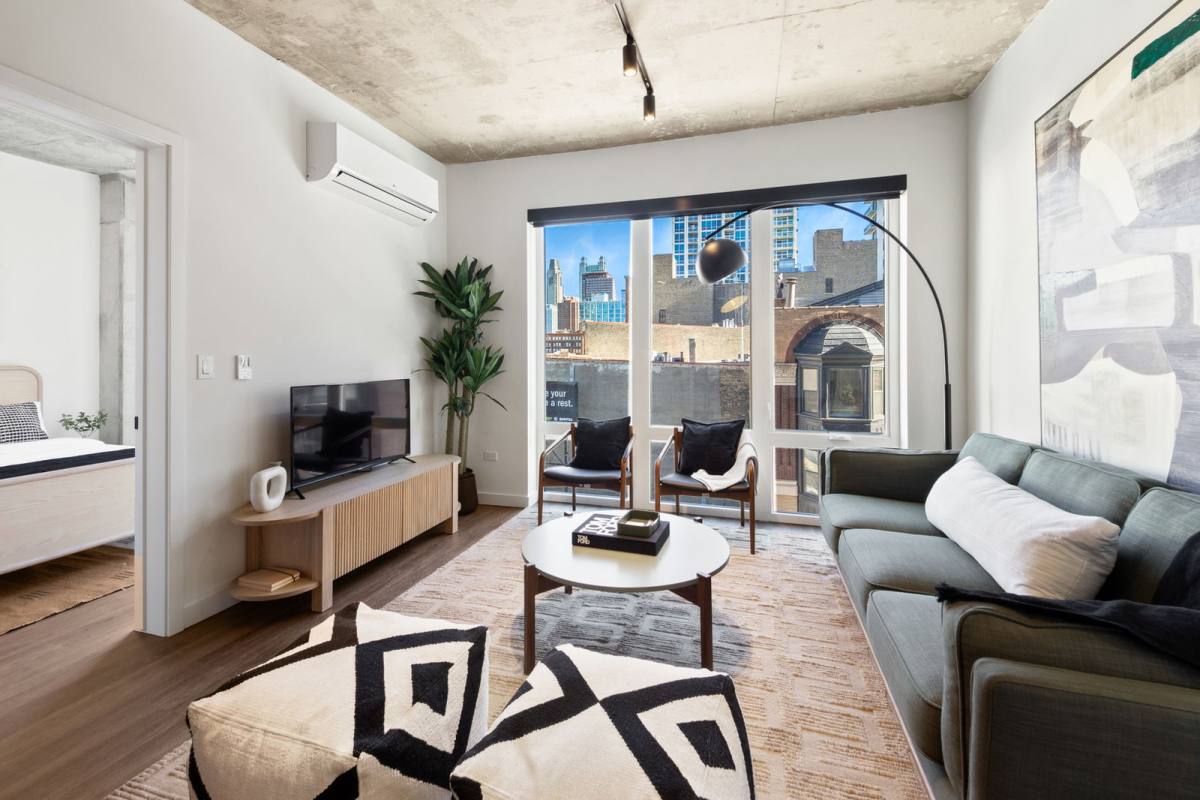 Apartment for rent at 411 W Chicago Ave, Chicago, IL 60654