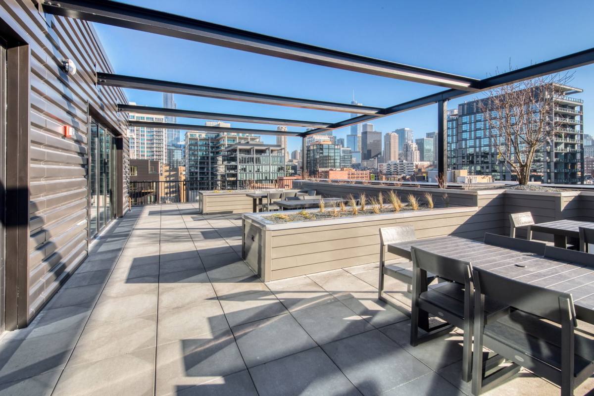 Apartment for rent at 411 W Chicago Ave, Chicago, IL 60654