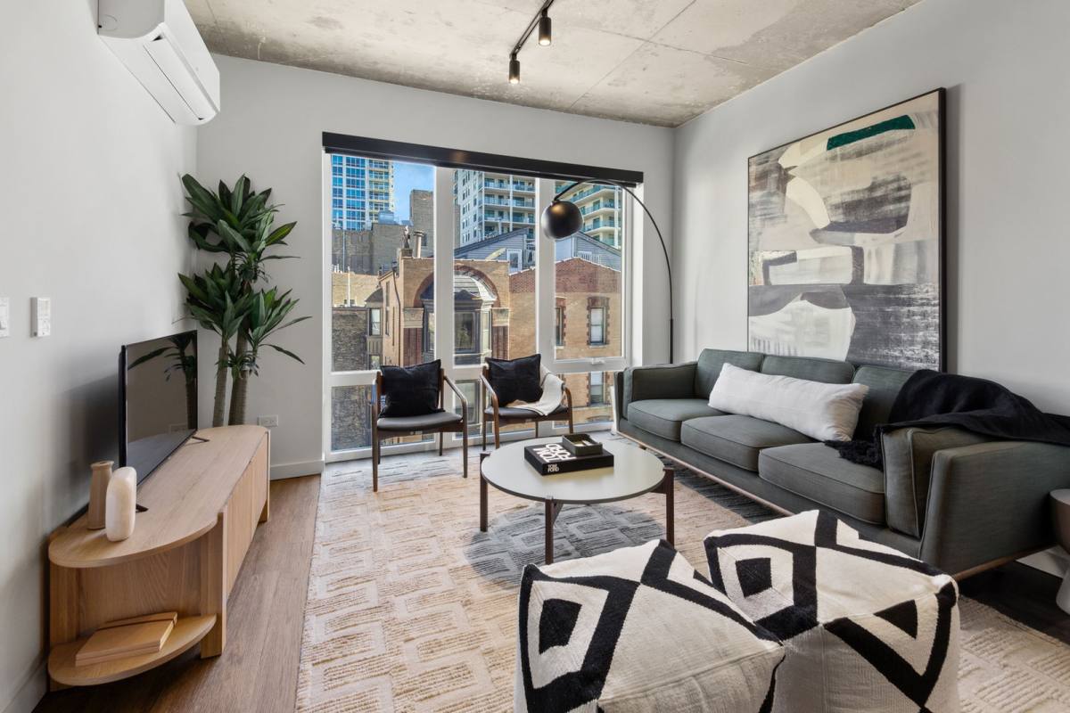 Apartment for rent at 411 W Chicago Ave, Chicago, IL 60654