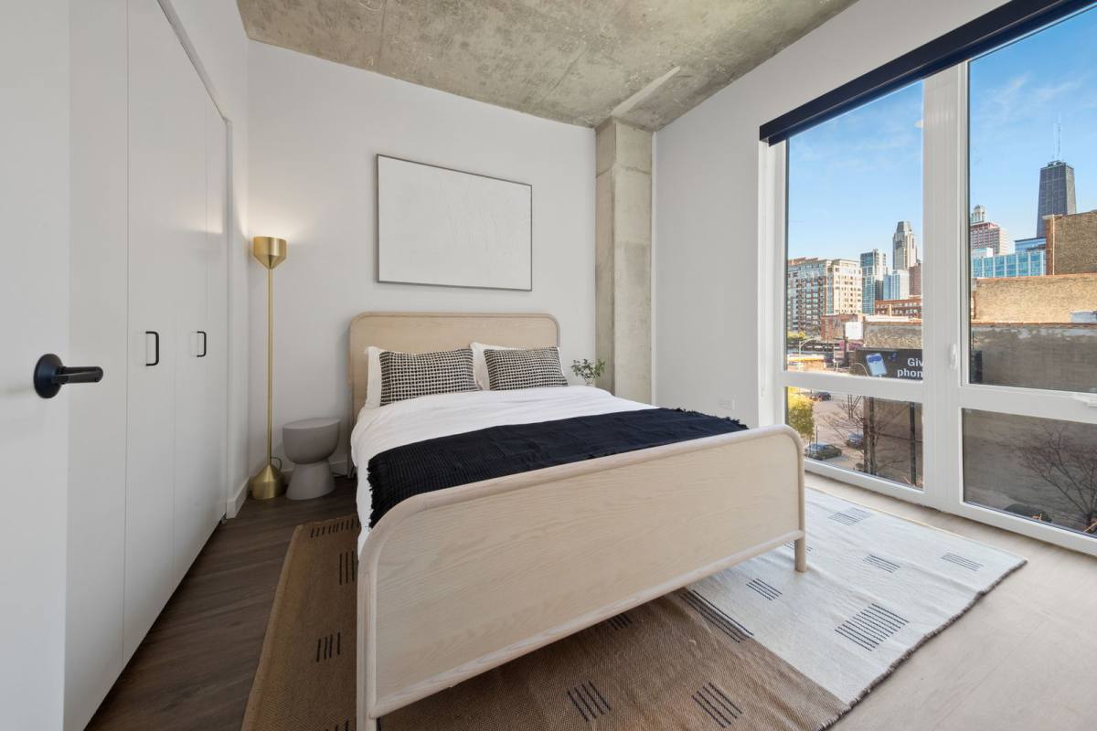 Apartment for rent at 411 W Chicago Ave, Chicago, IL 60654