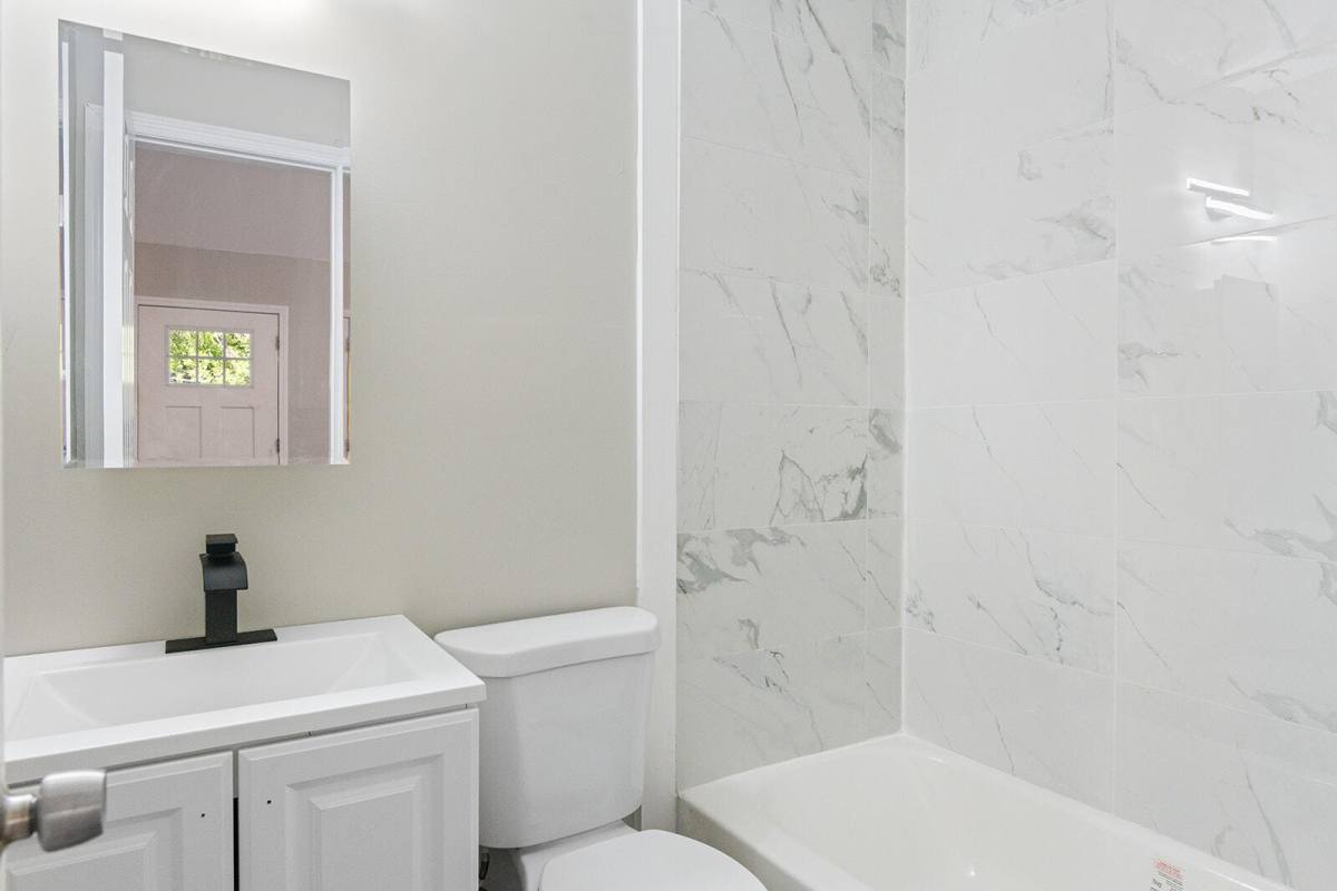 Apartment for rent at 712 N Ave NW, Atlanta, GA 30318