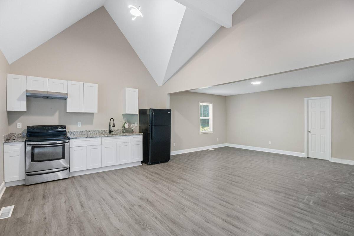 Apartment for rent at 712 N Ave NW, Atlanta, GA 30318