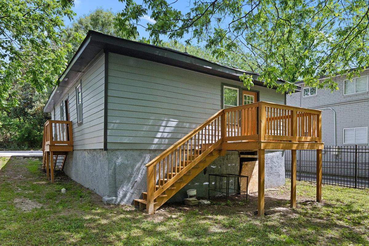 Apartment for rent at 712 N Ave NW, Atlanta, GA 30318