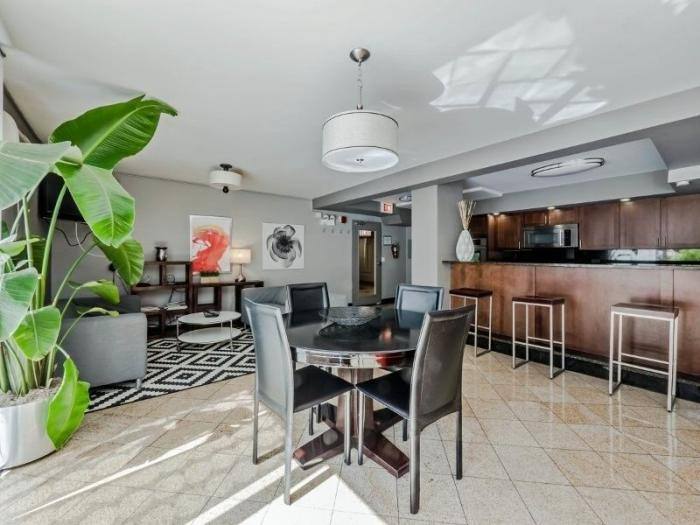 Apartment for rent at 2933 N Sheridan Rd, Chicago, IL 60657
