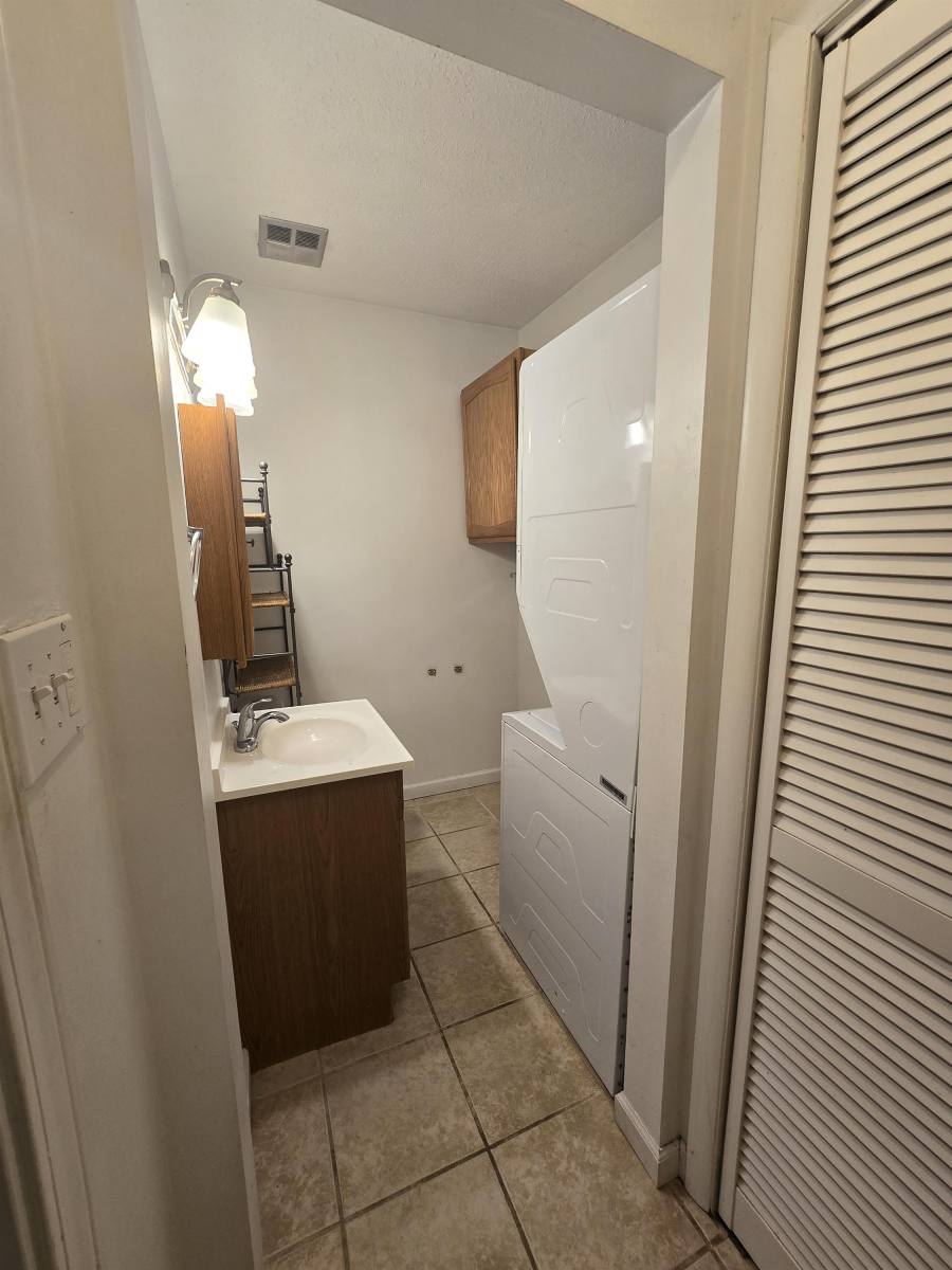 Apartment for rent at 811 Marvin, Kent, OH 44240