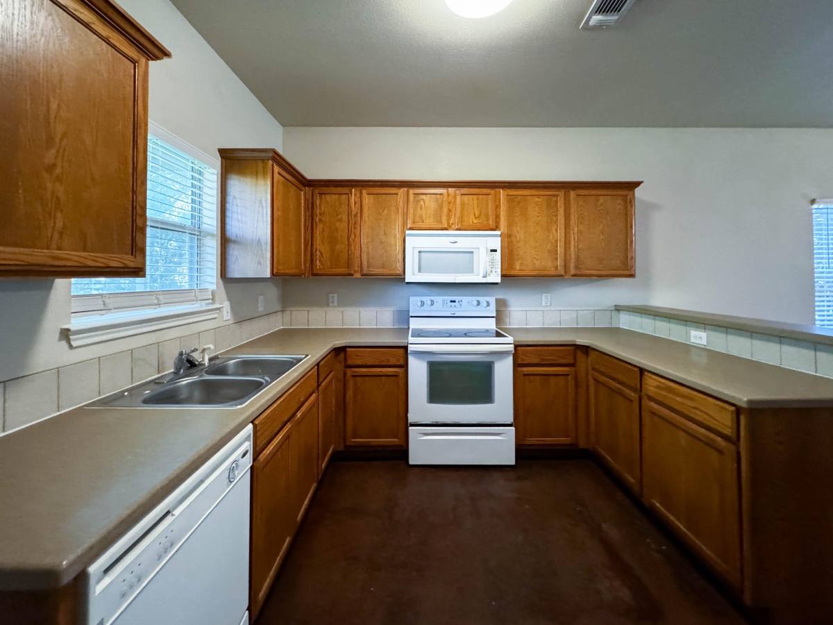 Apartment for rent at Hillside, 1324 Norman St #DUPLEX, Denton, TX 76201