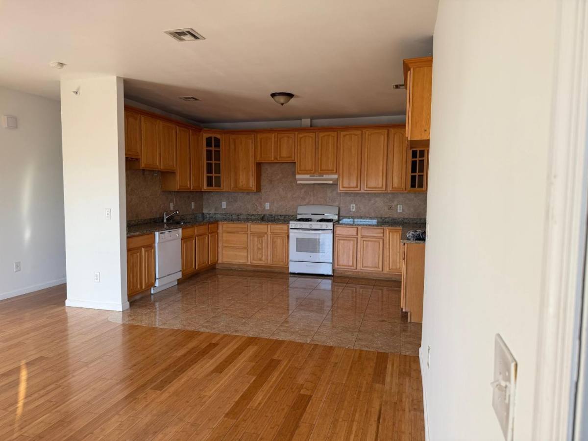 Apartment for rent at 41-43 Manufacturers Place, Newark, NJ 07105