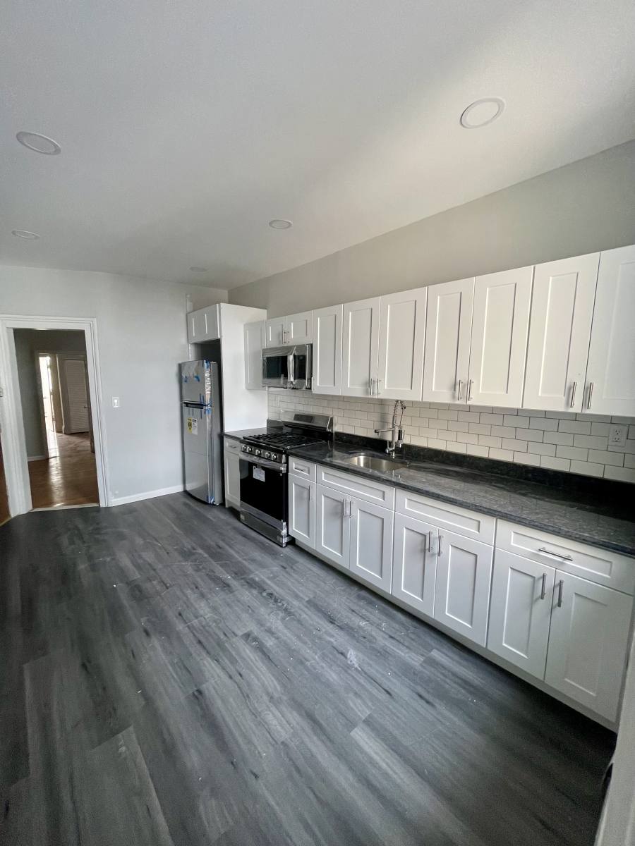 Apartment for rent at 1103 Summit Ave #2R, Jersey City, NJ 07307