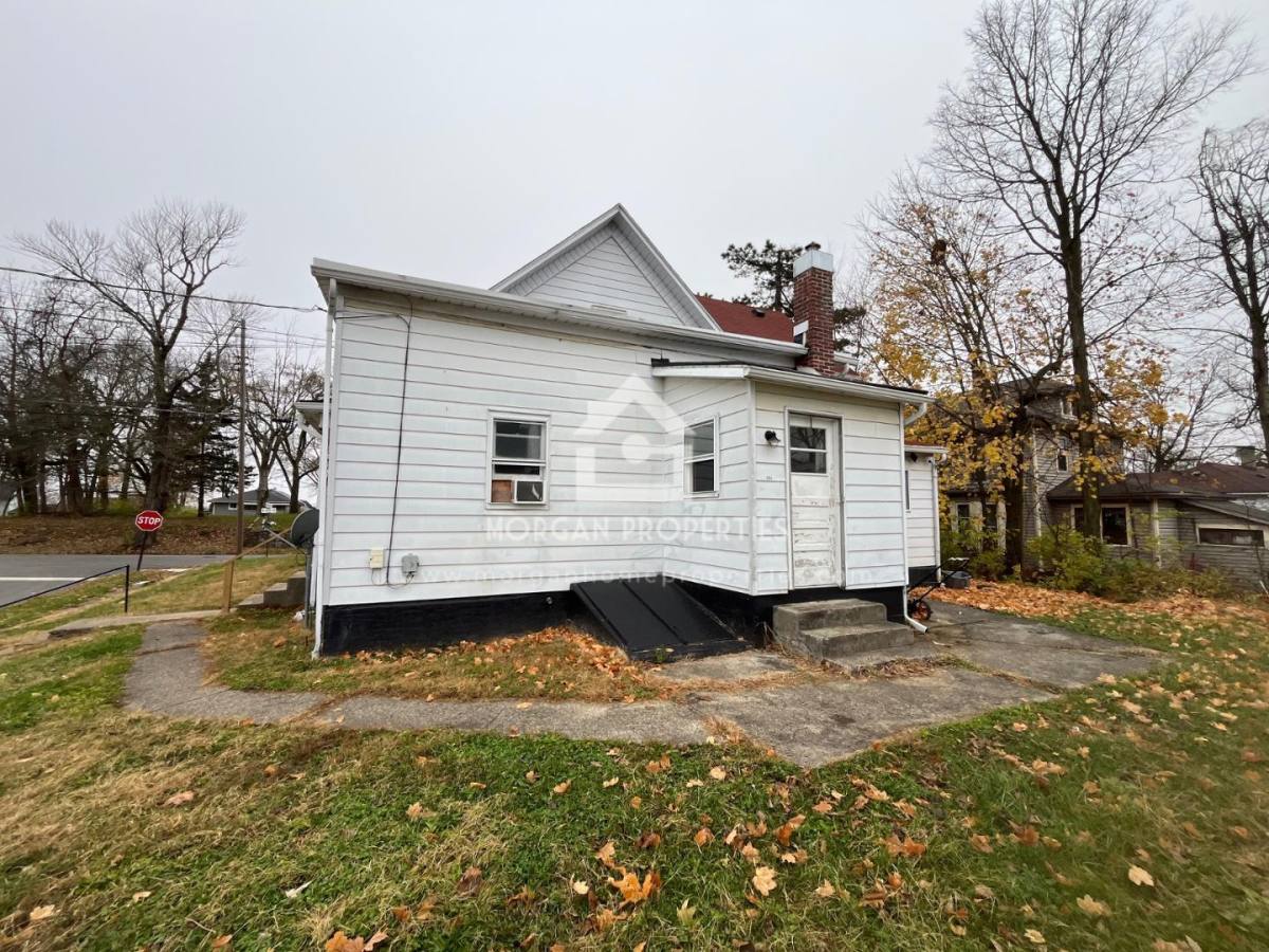 House for rent at 1104 Thornburg St, New Castle, IN 47362