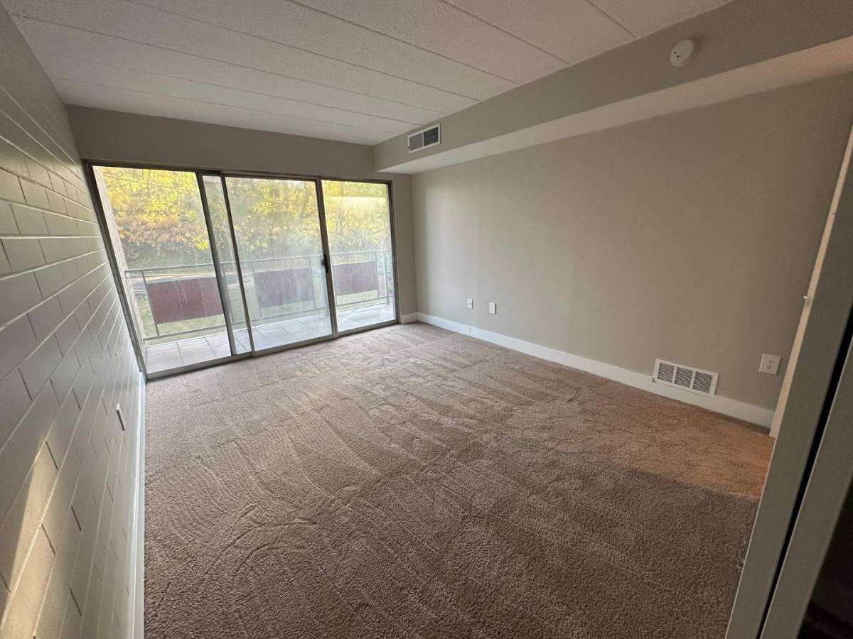 Apartment for rent at Chateaugay, 500 Hoodridge Dr, Pittsburgh, PA 15234