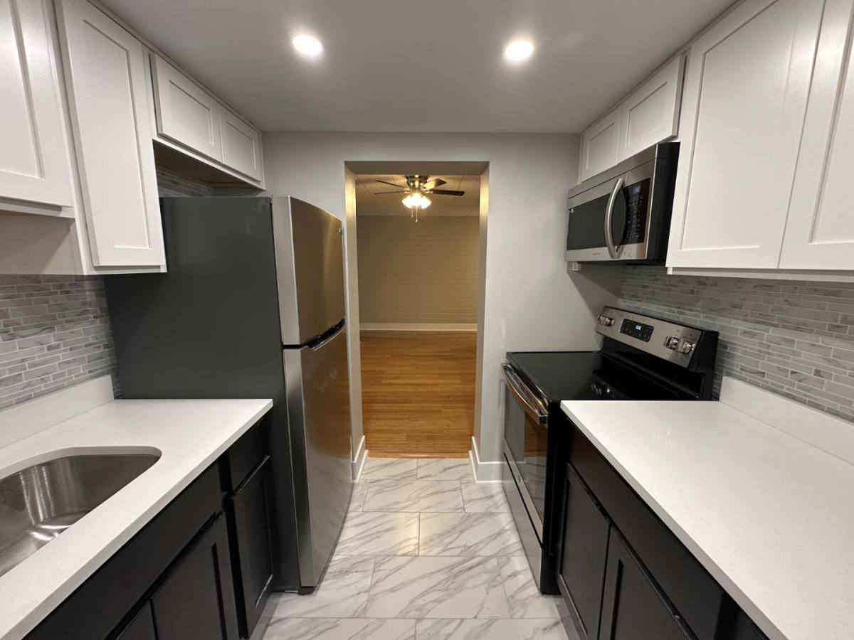 Apartment for rent at Chateaugay, 500 Hoodridge Dr, Pittsburgh, PA 15234