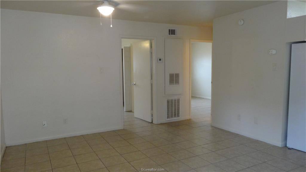 Apartment for rent at Woodland Heights, 510 Avondale Ave, Bryan, TX 77802