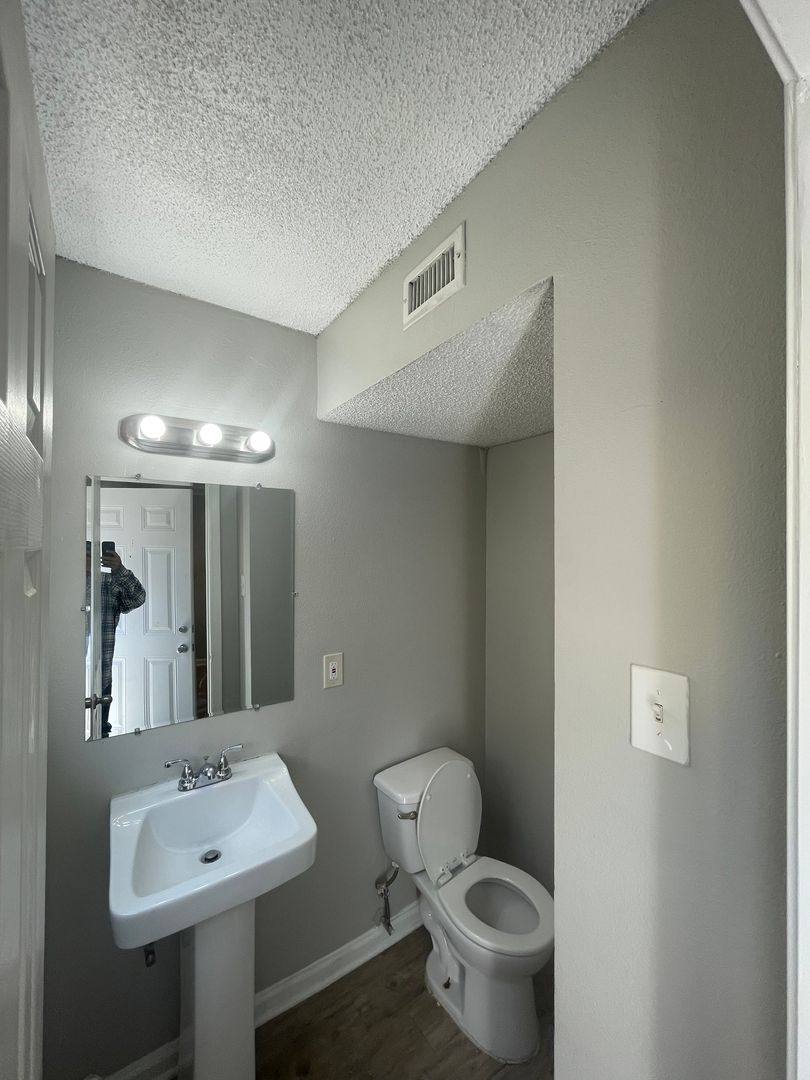 Apartment for rent at 9526 Contessa Dr, San Antonio, TX 78216