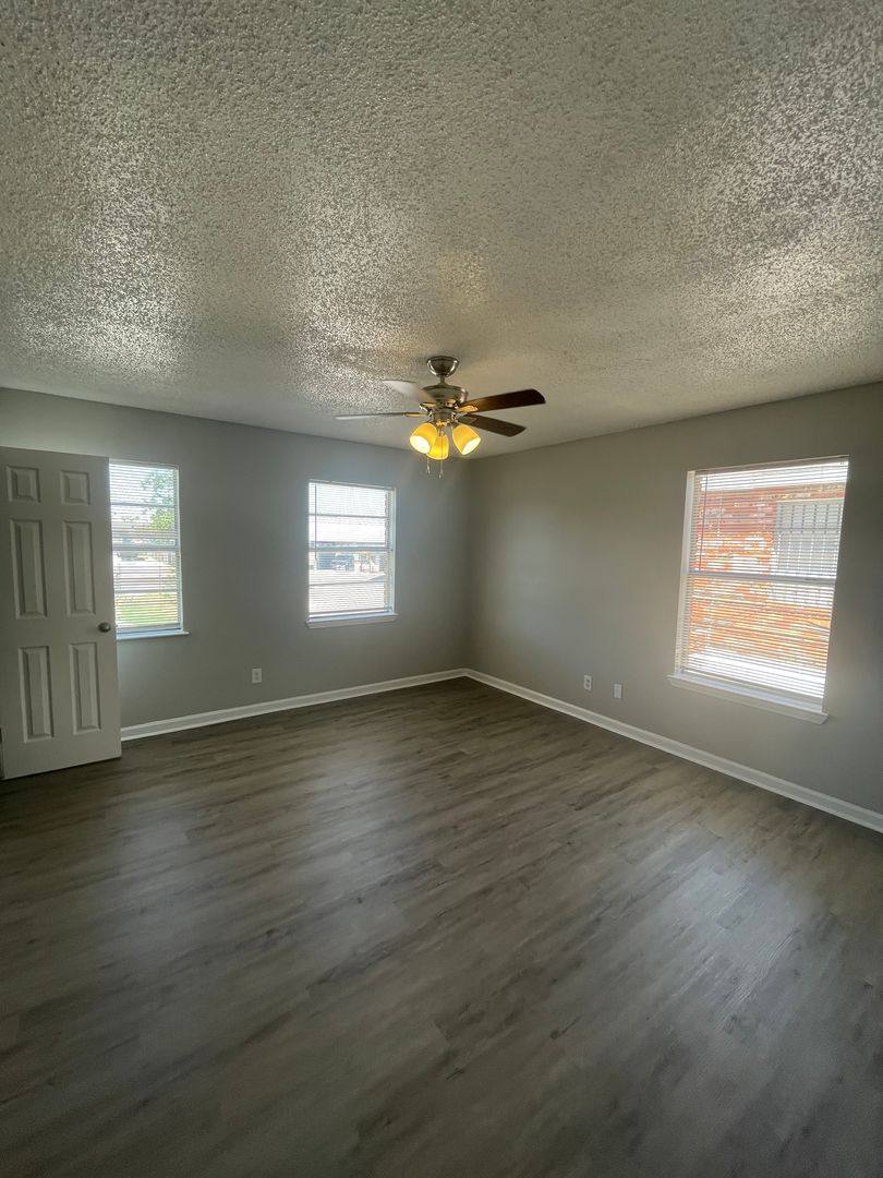 Apartment for rent at 9526 Contessa Dr, San Antonio, TX 78216