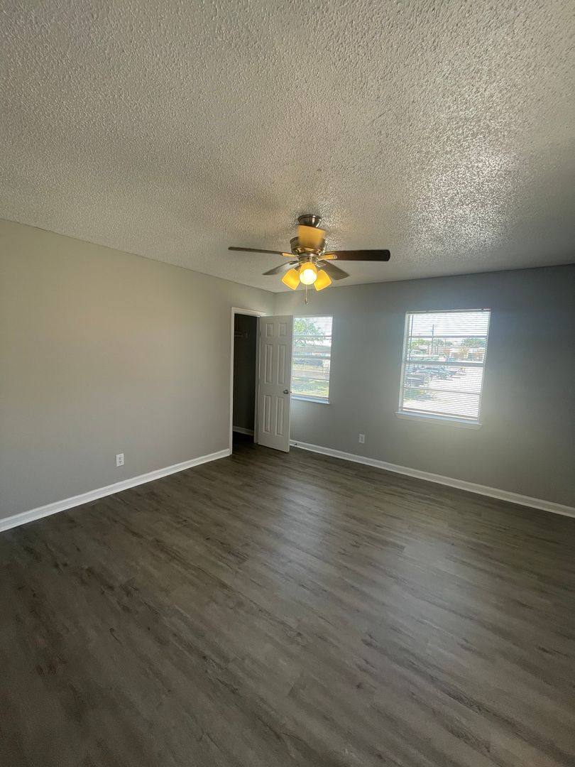 Apartment for rent at 9526 Contessa Dr, San Antonio, TX 78216