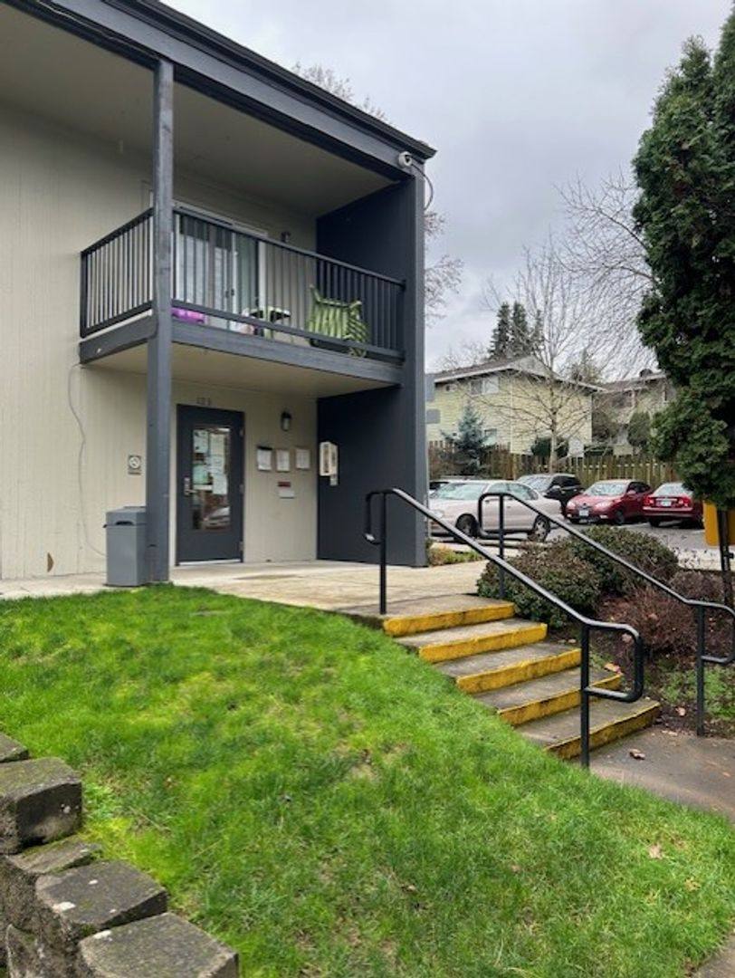 Apartment for rent at 9110 NE Hassalo St, Portland, OR 97220