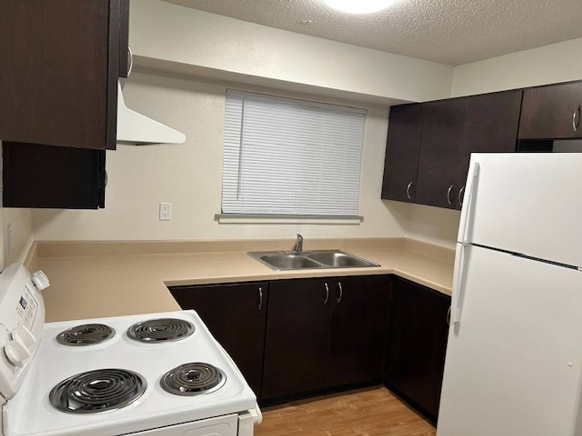 Apartment for rent at 9110 NE Hassalo St, Portland, OR 97220