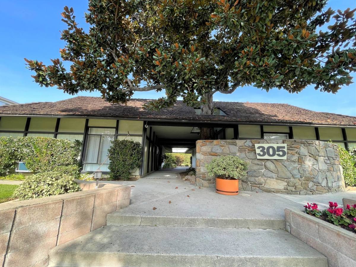 Apartment for rent at 305 E California Blvd, Pasadena, CA 91106