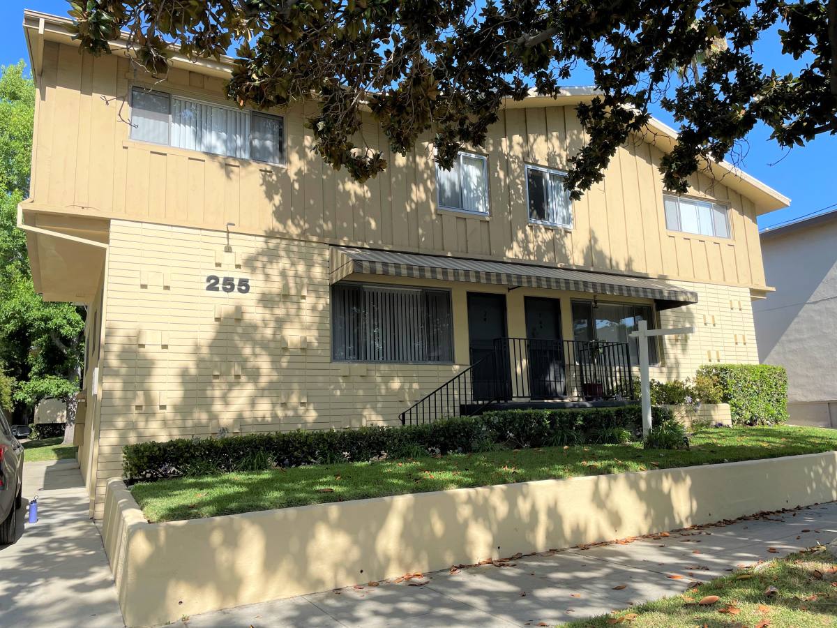 Apartment for rent at 255 S Oakland Ave, Pasadena, CA 91101