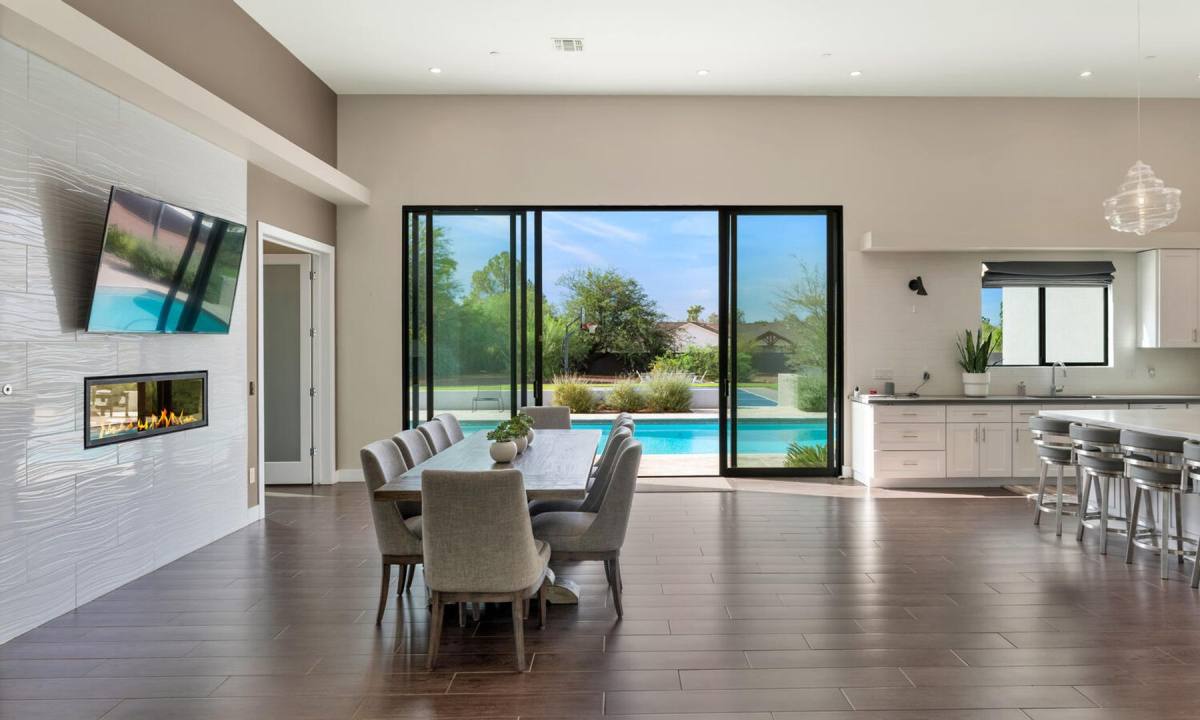 House for rent at 10195 E Cactus Rd, Scottsdale, AZ 85260