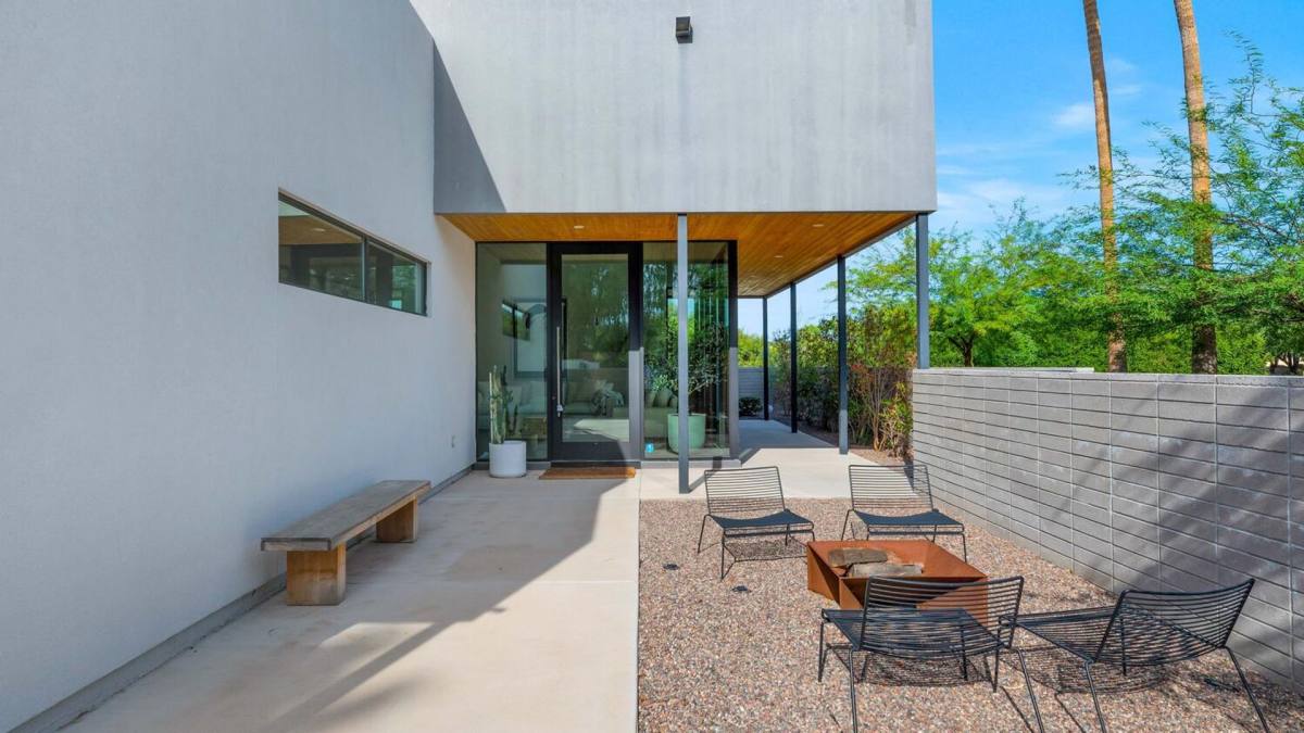 House for rent at 10195 E Cactus Rd, Scottsdale, AZ 85260